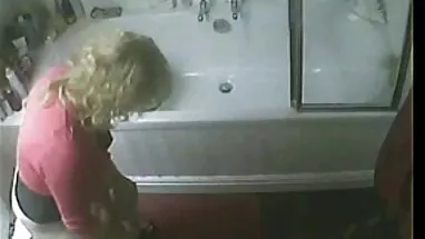 Büyük siyah horoz, Kate siyah bir adam tarafından yerli seks filmi analiz edilir