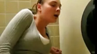 Kız yerli türk porno film izle erkek arkadaşını bağlar, dondurma alır