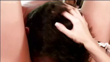 Güzel bir yerli erotik seks filmleri kız ile en iyi derin boğaz