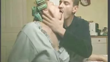 Sarışın karısı büyük siyah horoz yerli seks filmi ile doldurulmuş!